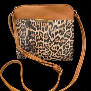 Leaped crossbody purse
